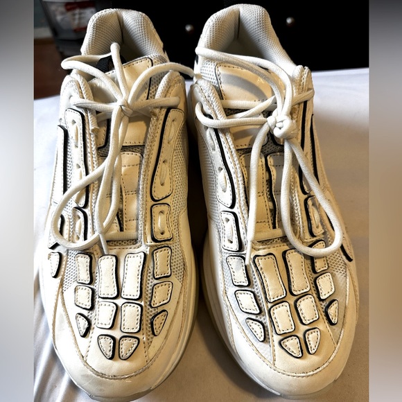 AMIRI Other - Authenic Off White Mens Amiri Bone Sneakers